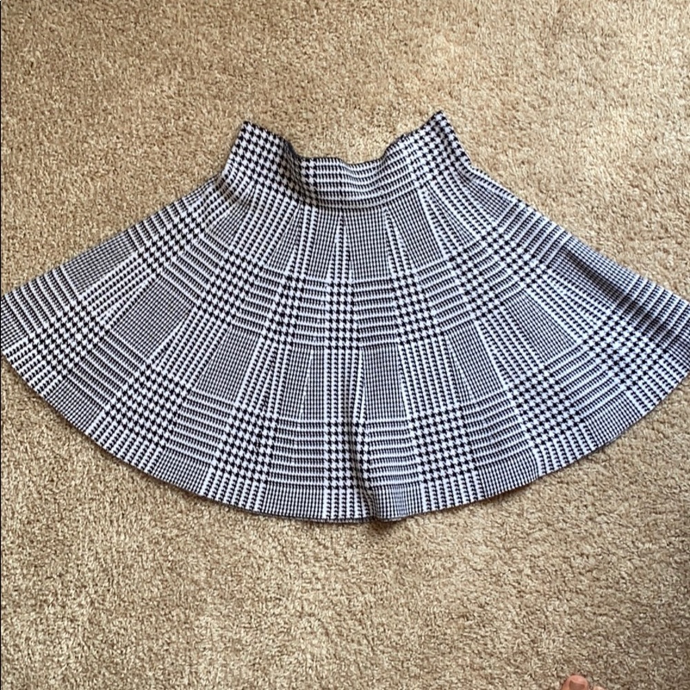 4 for $45 🌸Houndstooth Mini Skirt
